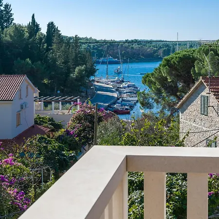 Apartments - Villa Ana Milna  Exterior photo