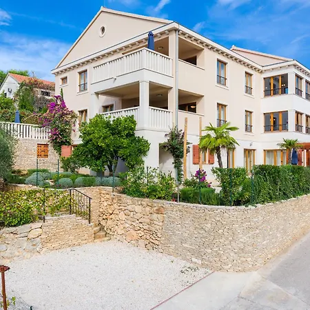 Apartments - Villa Ana Milna  Exterior photo