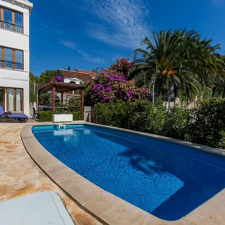 Apartments - Villa Ana Milna  Exterior photo